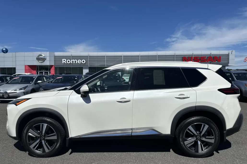 2021 Nissan Rogue SL photo 1