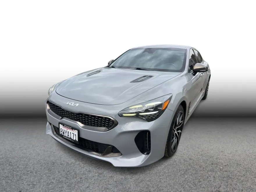 2022 Kia Stinger GT-Line photo 1