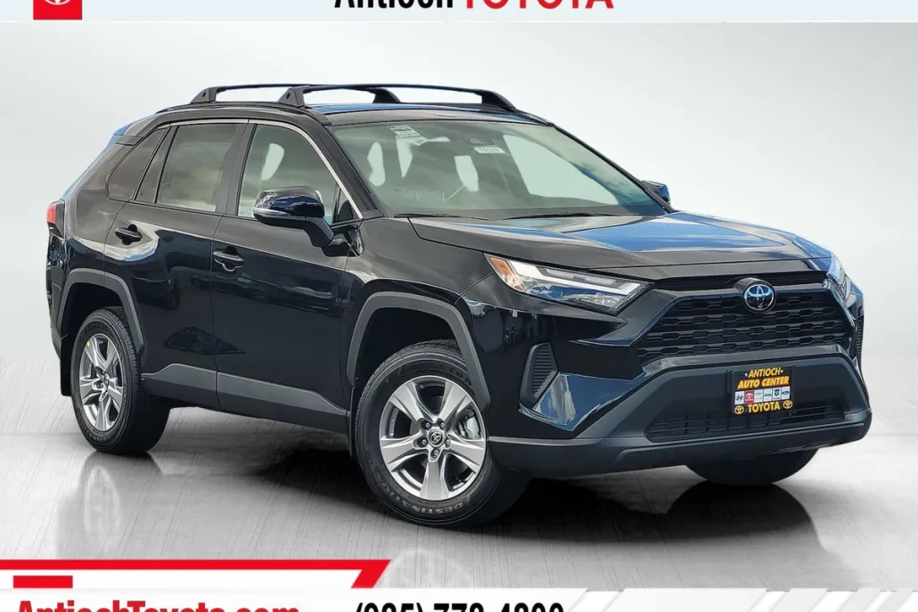 2025 Toyota RAV4 XLE photo 1