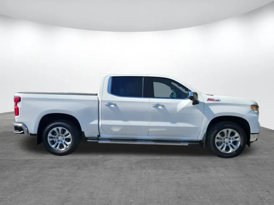 2023 Chevrolet Silverado 1500 LTZ photo 1
