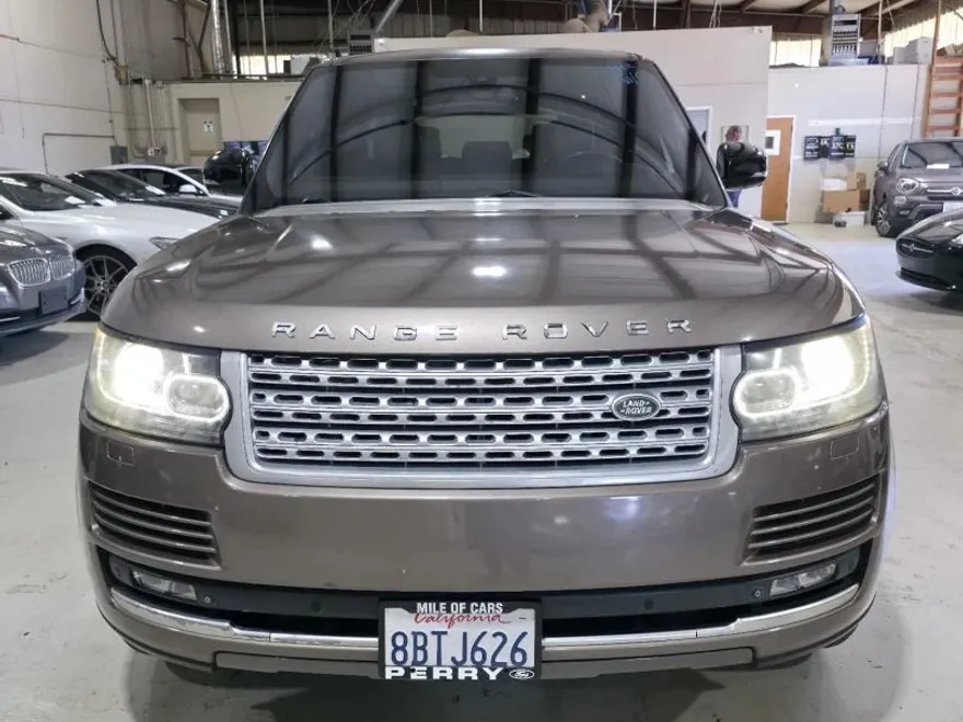 2015 Land Rover Range Rover HSE photo 1