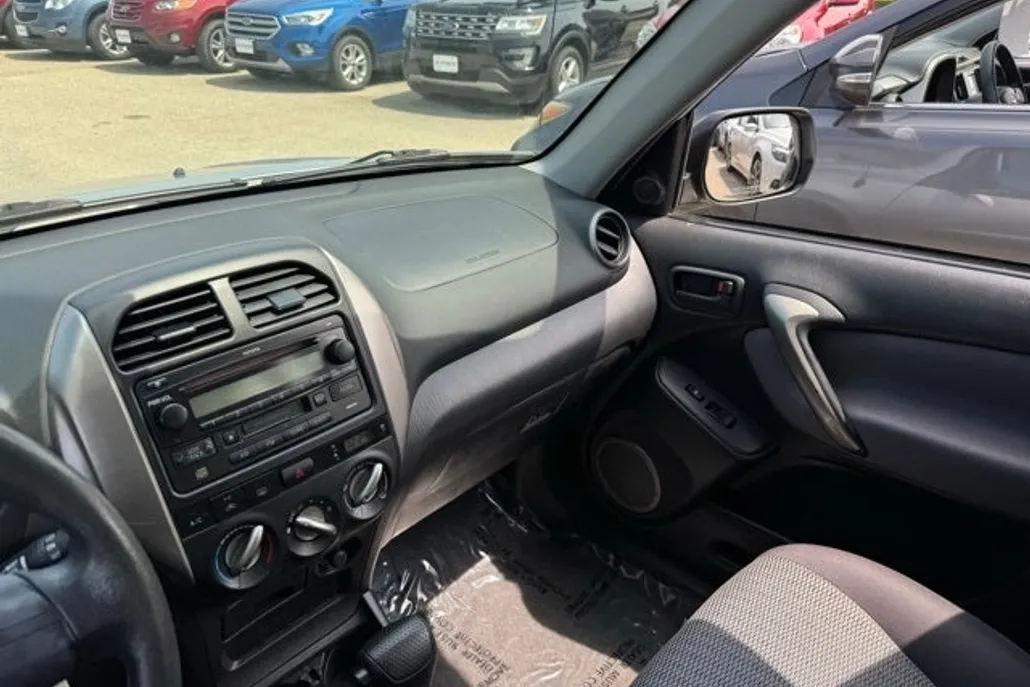 2004 Toyota RAV4 Base photo 1