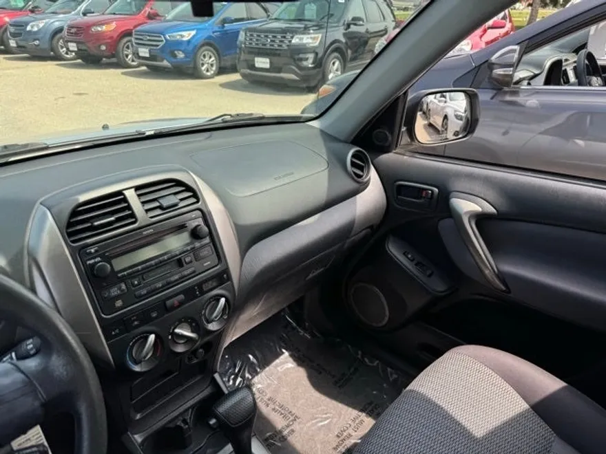 2004 Toyota RAV4 Base photo 1