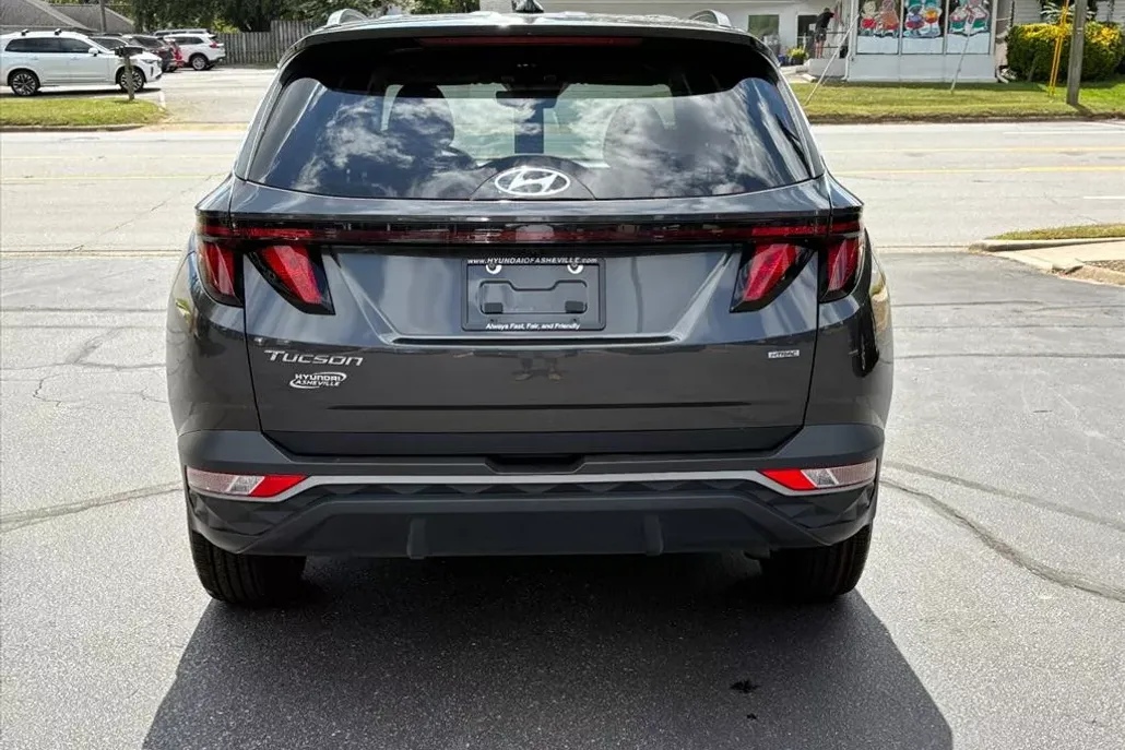 2024 Hyundai Tucson SEL photo 1