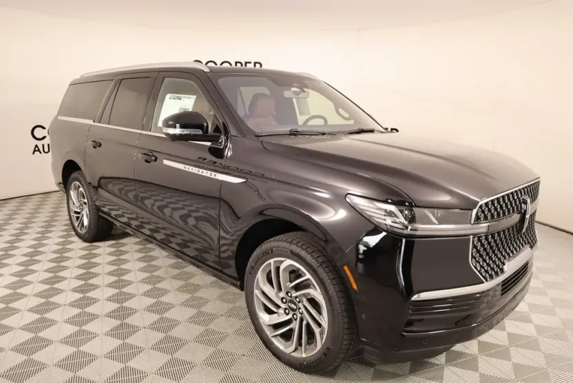 2025 Lincoln Navigator L Reserve photo 1