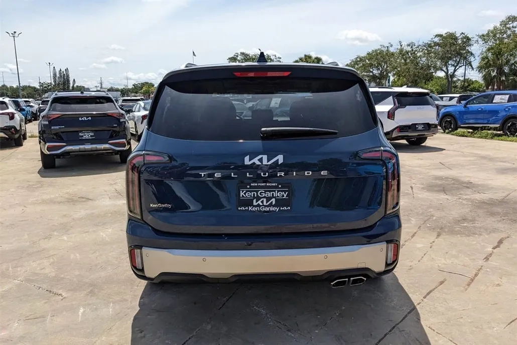 2025 Kia Telluride EX photo 1