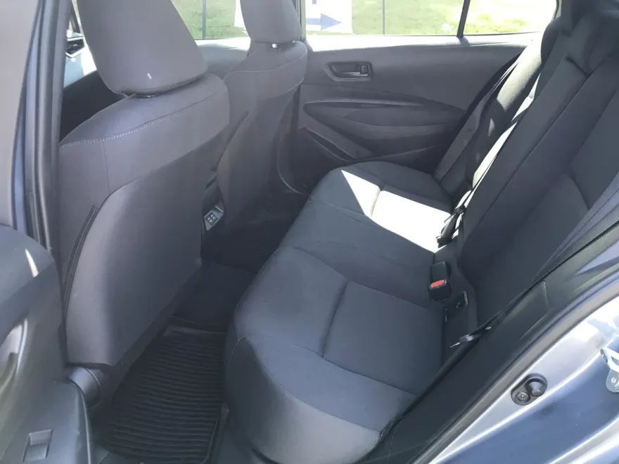 2023 Toyota Corolla LE photo 1
