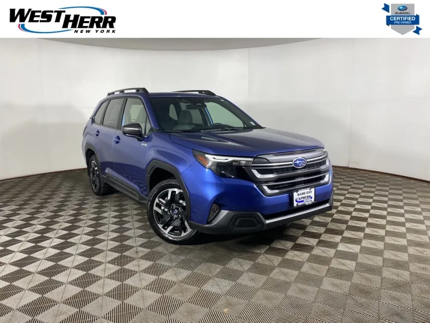 2025 Subaru Forester Premium photo 1