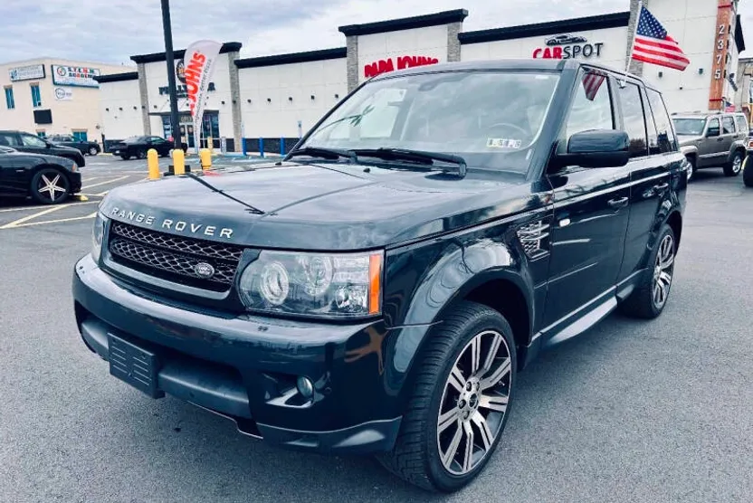 2012 Land Rover Range Rover Sport HSE photo 1
