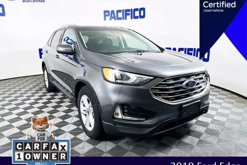 2019 Ford Edge SEL photo 1