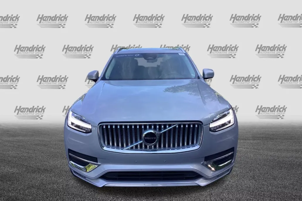 2025 Volvo XC90 Core photo 1