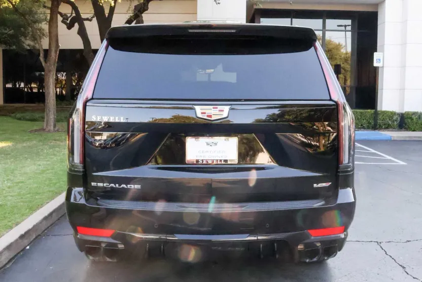 2024 Cadillac Escalade V-Series photo 1
