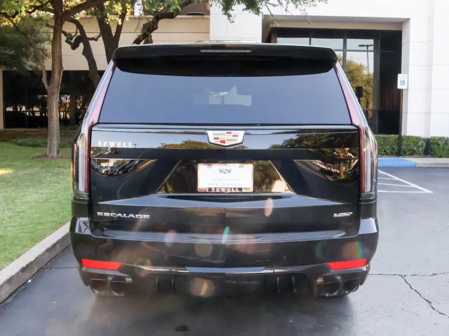 2024 Cadillac Escalade V-Series photo 1