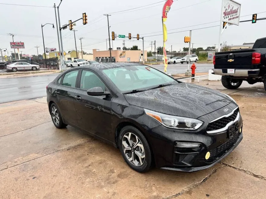 2021 Kia Forte FE LXS photo 1