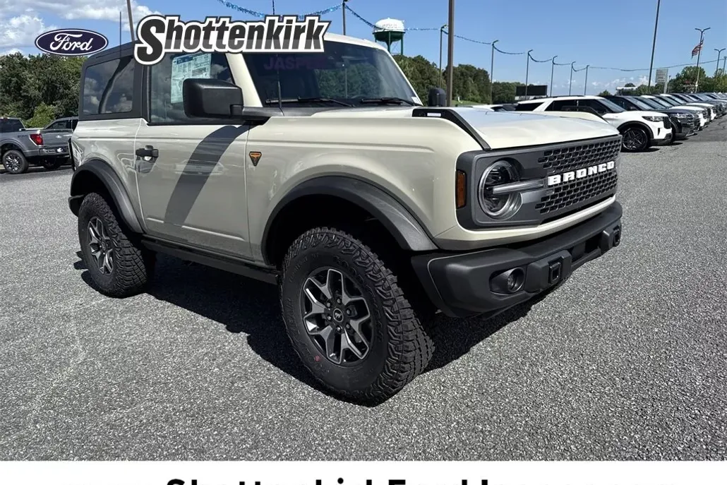 2025 Ford Bronco Badlands photo 1