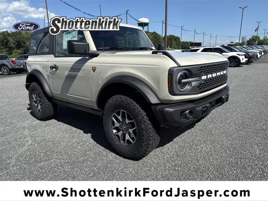 2025 Ford Bronco Badlands photo 1