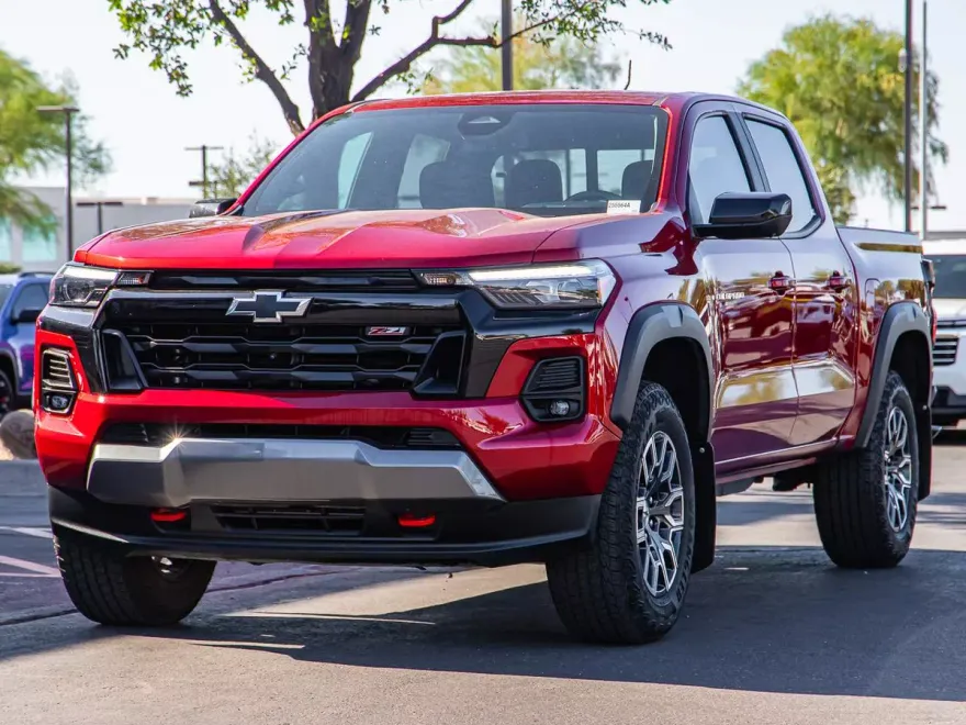 2023 Chevrolet Colorado Z71 photo 1