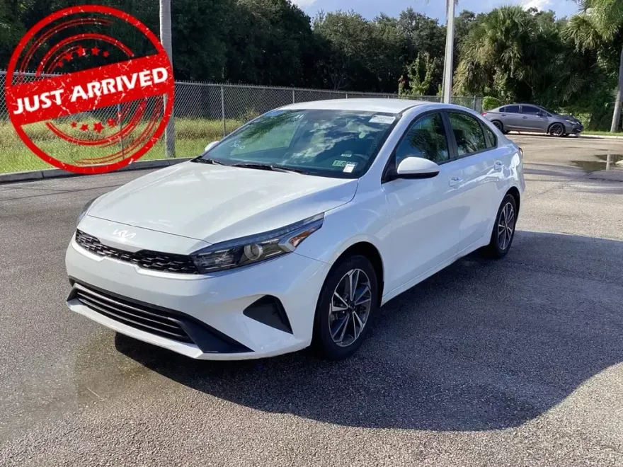 2024 Kia Forte LXS photo 1
