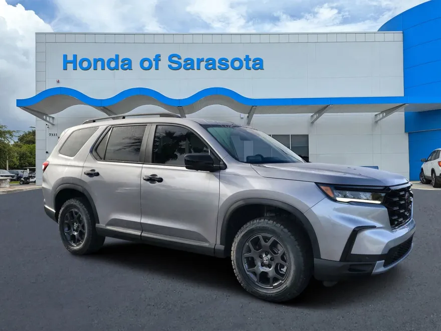 2025 Honda Pilot TrailSport photo 1