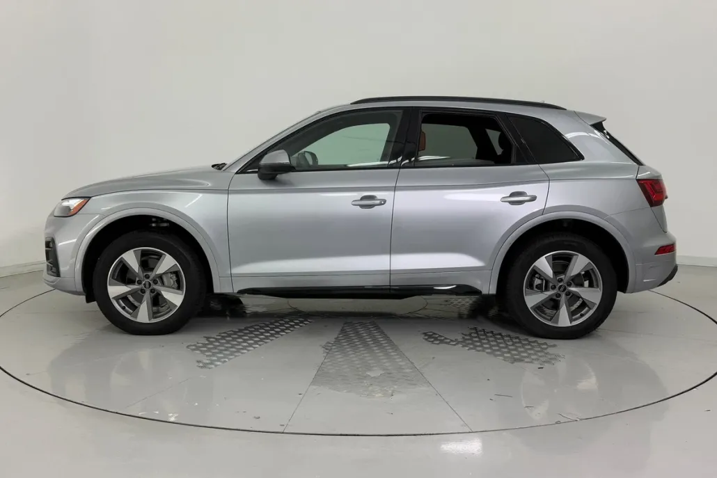 2025 Audi Q5 Premium Plus photo 1