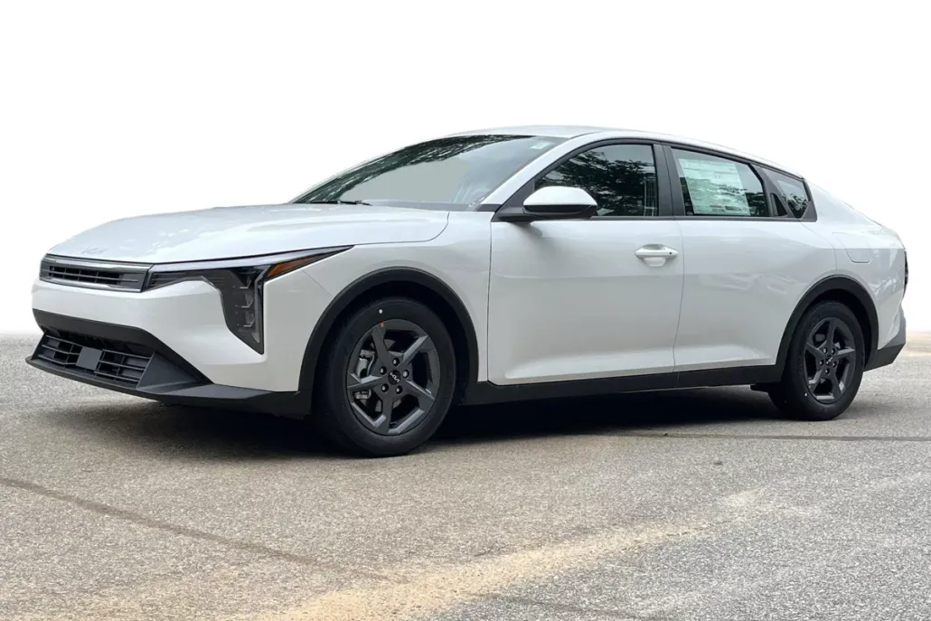 2025 Kia K4 LXS photo 1