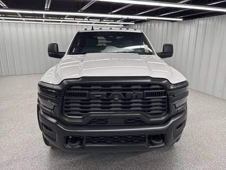 2025 Ram 5500 Tradesman photo 1