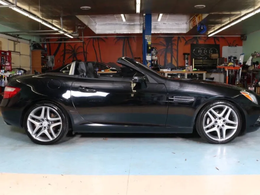 2014 Mercedes Benz SLK 250 photo 1