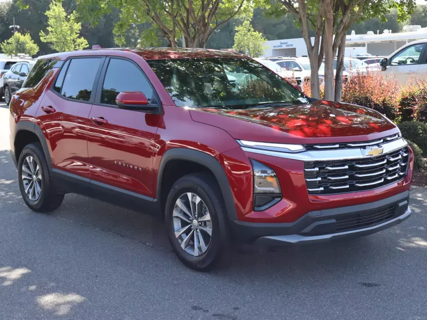 2026 Chevrolet Equinox LT photo 1
