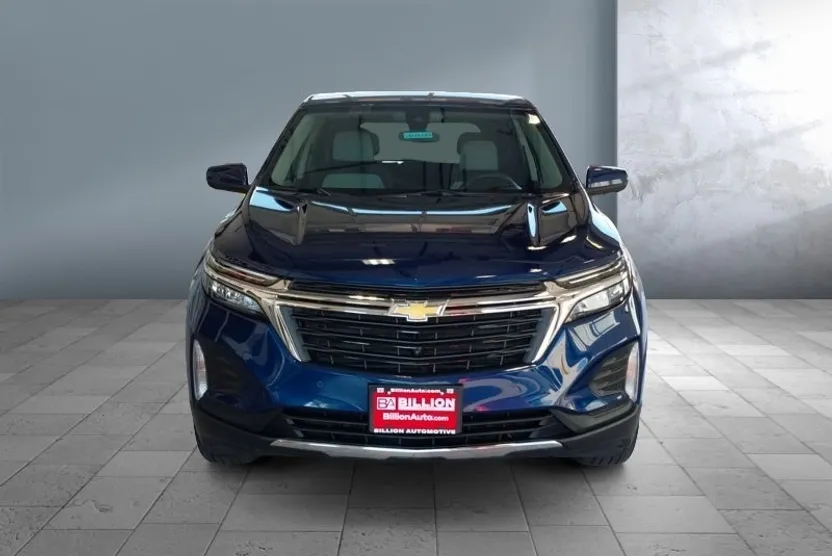 2022 Chevrolet Equinox LT photo 1