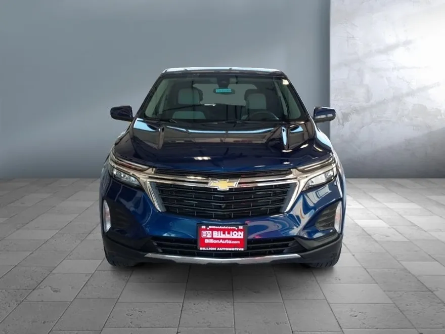 2022 Chevrolet Equinox LT photo 1