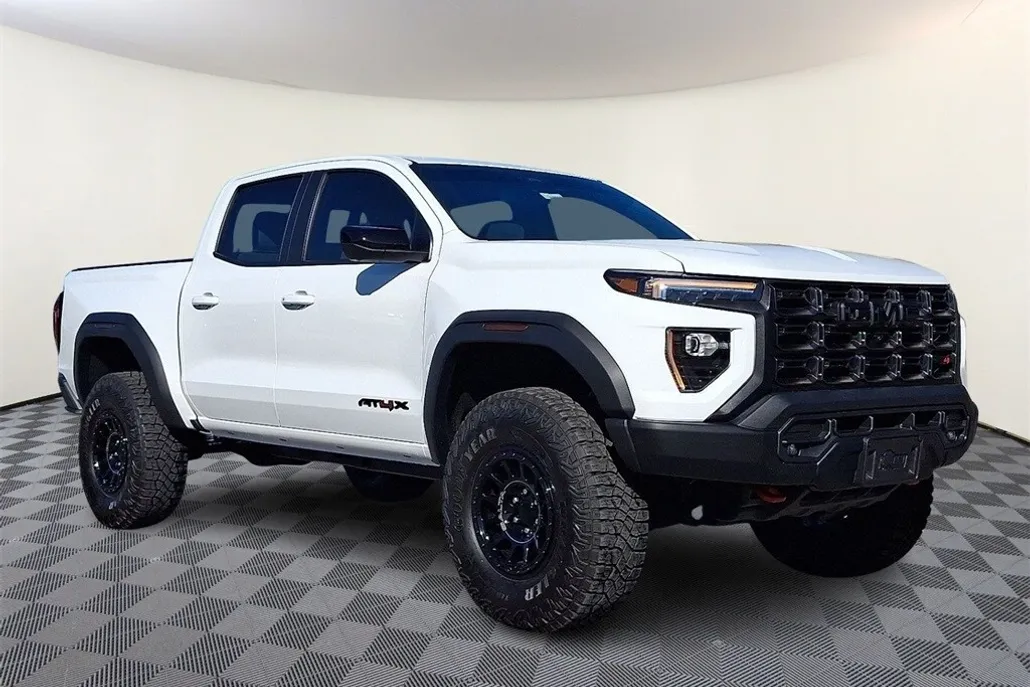 2024 Gmc Canyon AT4X photo 1