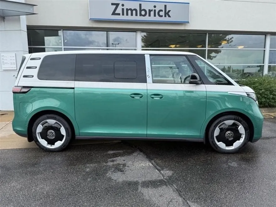 2025 Volkswagen ID. Buzz Pro Plus photo 1