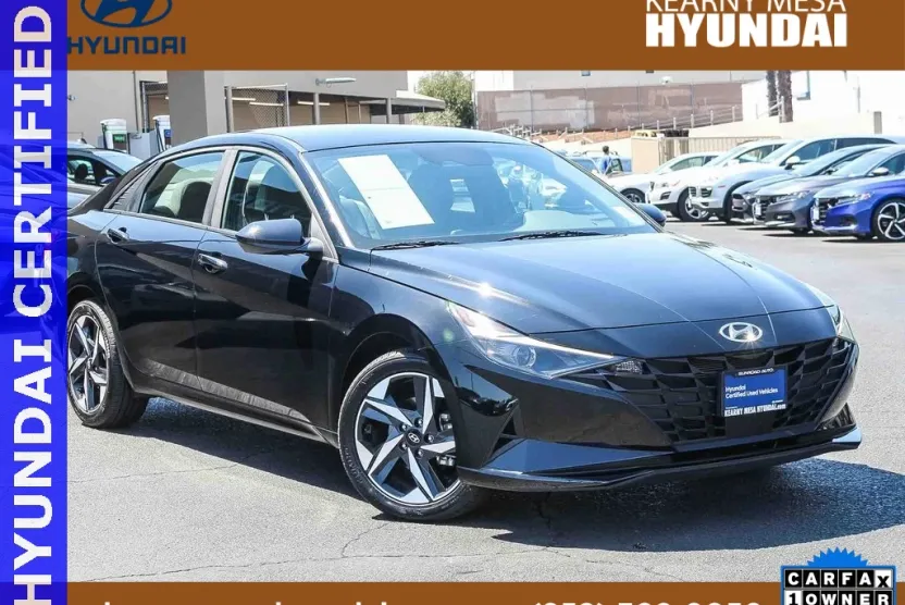 2023 Hyundai Elantra SEL photo 1