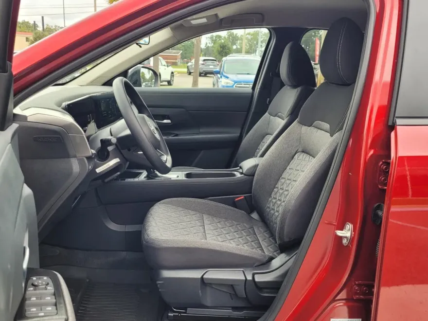 2026 Nissan Kicks SV photo 1