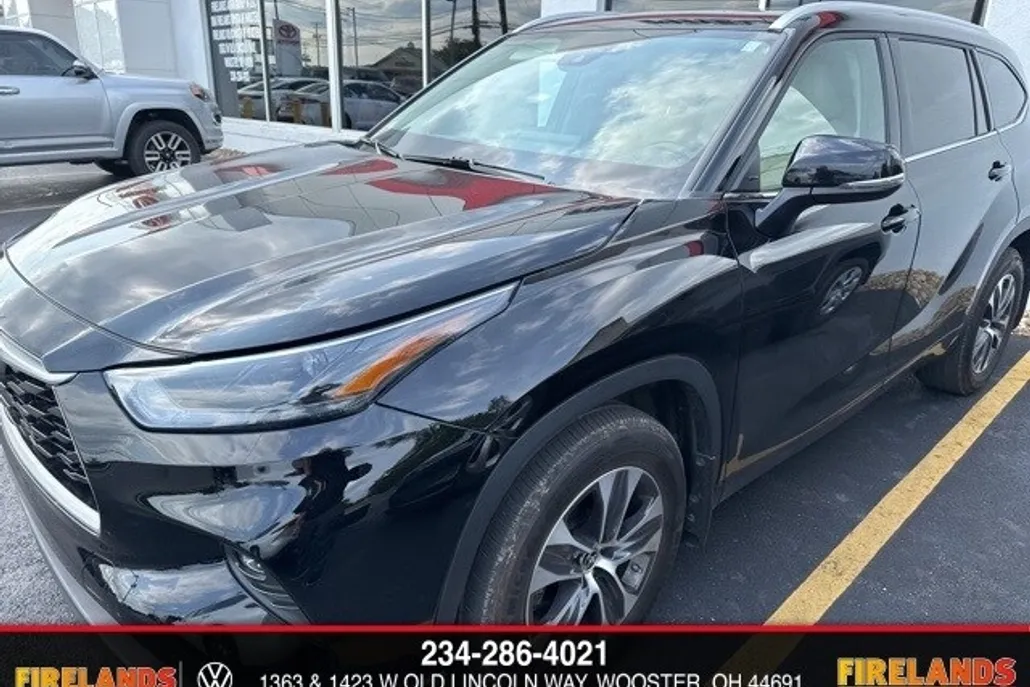 2022 Toyota Highlander XLE photo 1