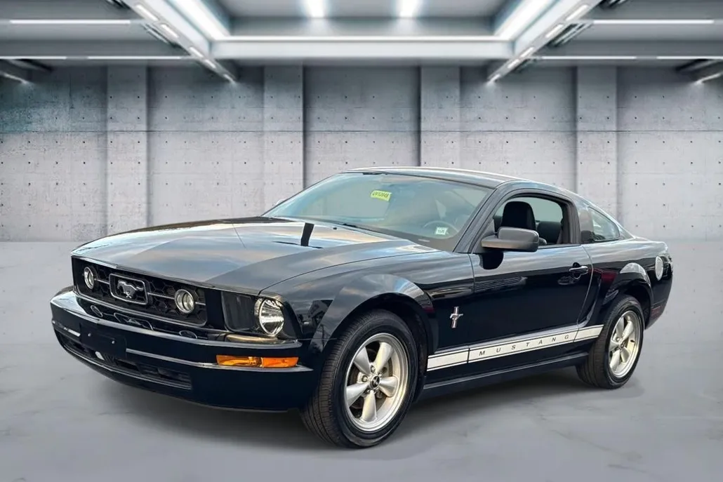 2007 Ford Mustang Premium photo 1