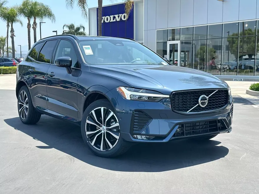2025 Volvo XC60 B5 Plus photo 1