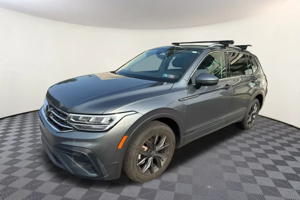 2022 Volkswagen Tiguan SE photo 1