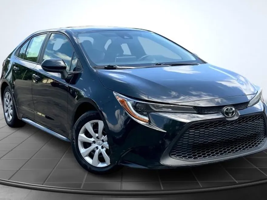 2020 Toyota Corolla LE photo 1