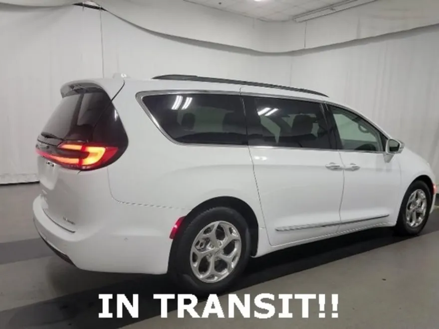 2022 Chrysler Pacifica Limited photo 1