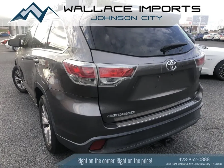 2015 Toyota Highlander LE Plus photo 1