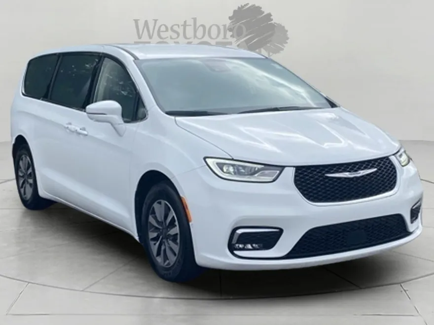 2022 Chrysler Pacifica Hybrid Touring L photo 1
