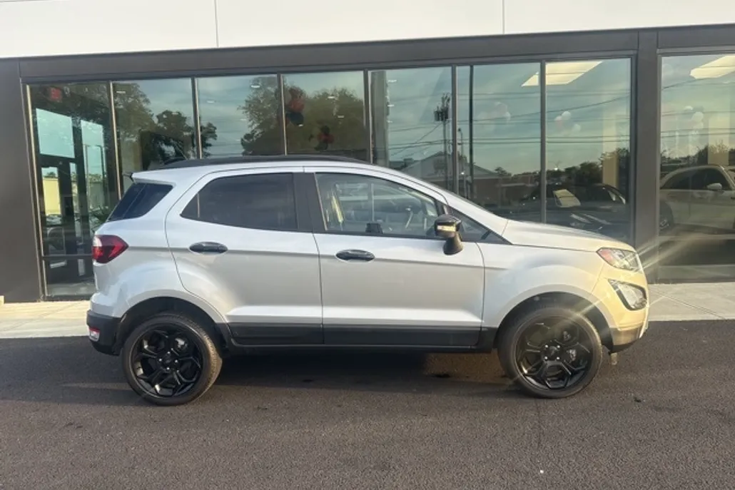 2022 Ford EcoSport SES photo 1