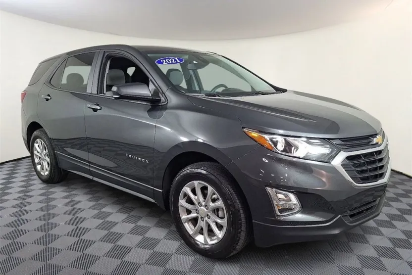 2021 Chevrolet Equinox LS photo 1