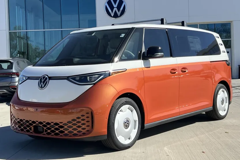 2025 Volkswagen ID. Buzz photo 1