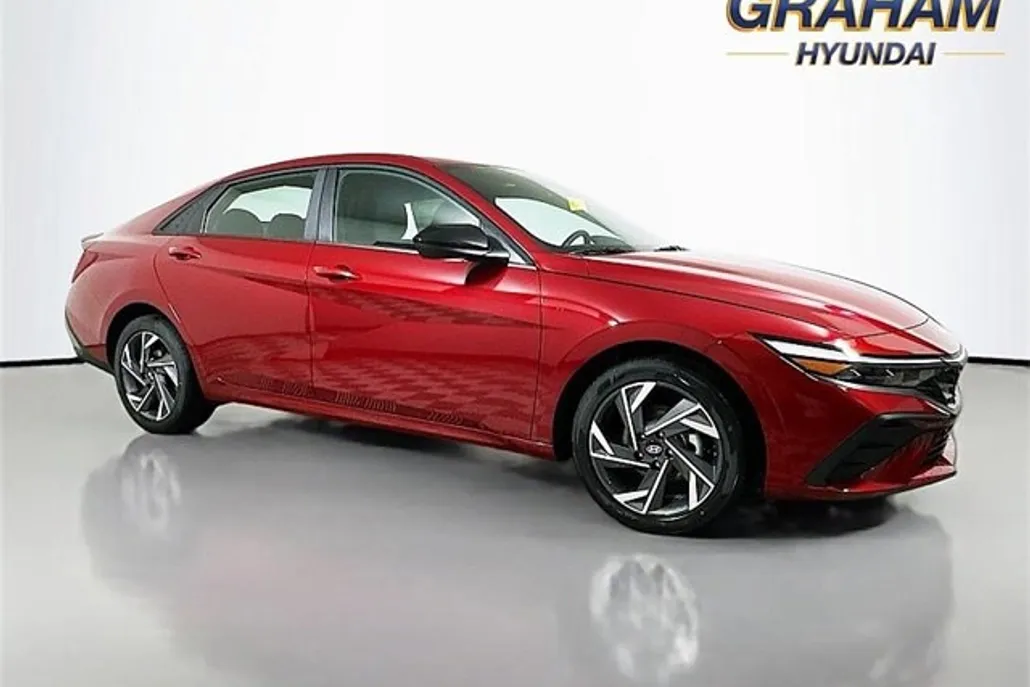 2025 Hyundai Elantra SEL Sport photo 1