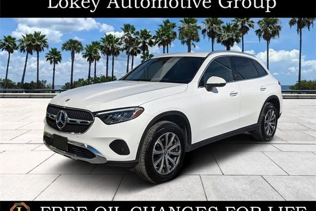 2024 Mercedes Benz GLC 300 photo 1