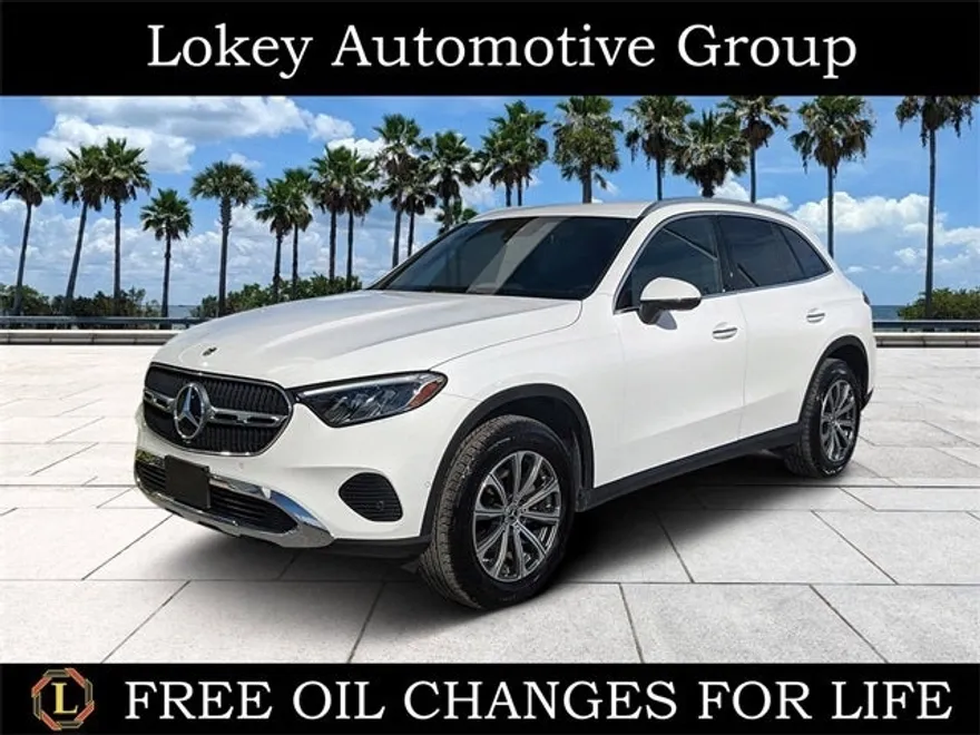 2024 Mercedes Benz GLC 300 photo 1