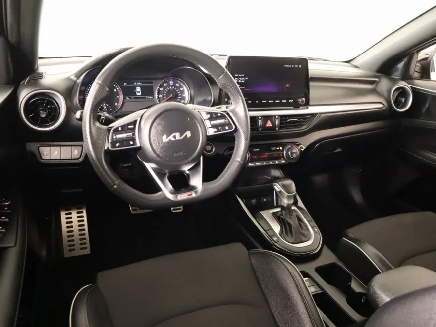 2023 Kia Forte GT-Line photo 1