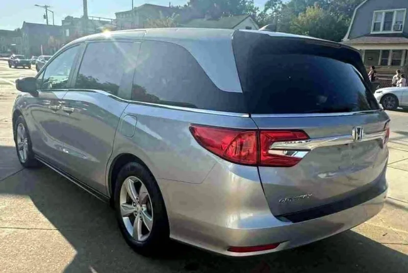 2018 Honda Odyssey EX-L photo 1